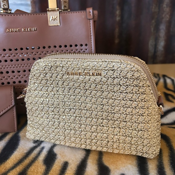 NWOT-Anne Klein 3 piece Handbag Set. - Picture 2 of 12